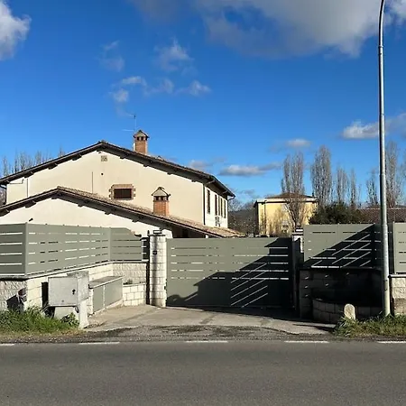 Locazione Turistica A Casa Di Viola Vakantiehuis *